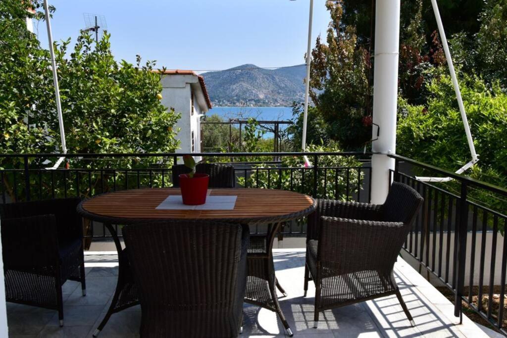 Μονοκατοικία Δίπλα Στην Θάλασσα Σαλαμίνα Εξωτερικό φωτογραφία
